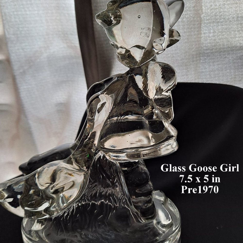 L.E. Smith GLASS “Goose Girl" Paperweight - Unique